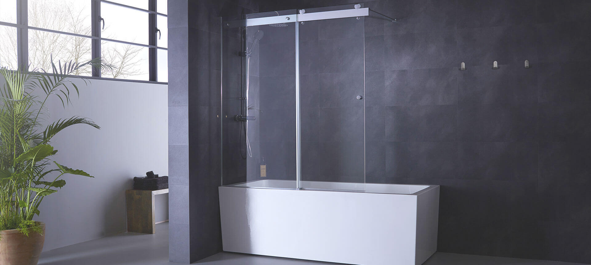 krone-livingston-pare-baignoire-coulissant-135cm-bords-arrondis image 1
